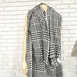 Old Navy Academia‎ Black and White Checkered Scarf